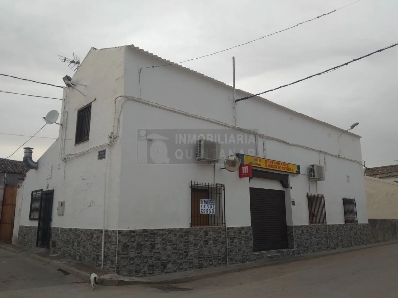 Bar-cafetería equipada de 242 m² en Los Hinojosos