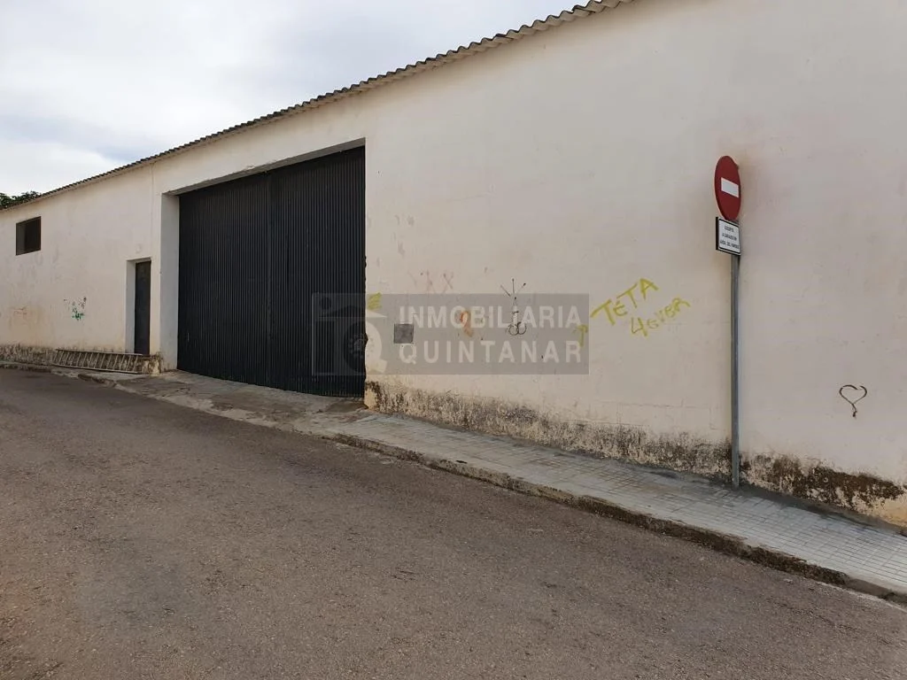 Edificio industrial urbano con potencial edificable