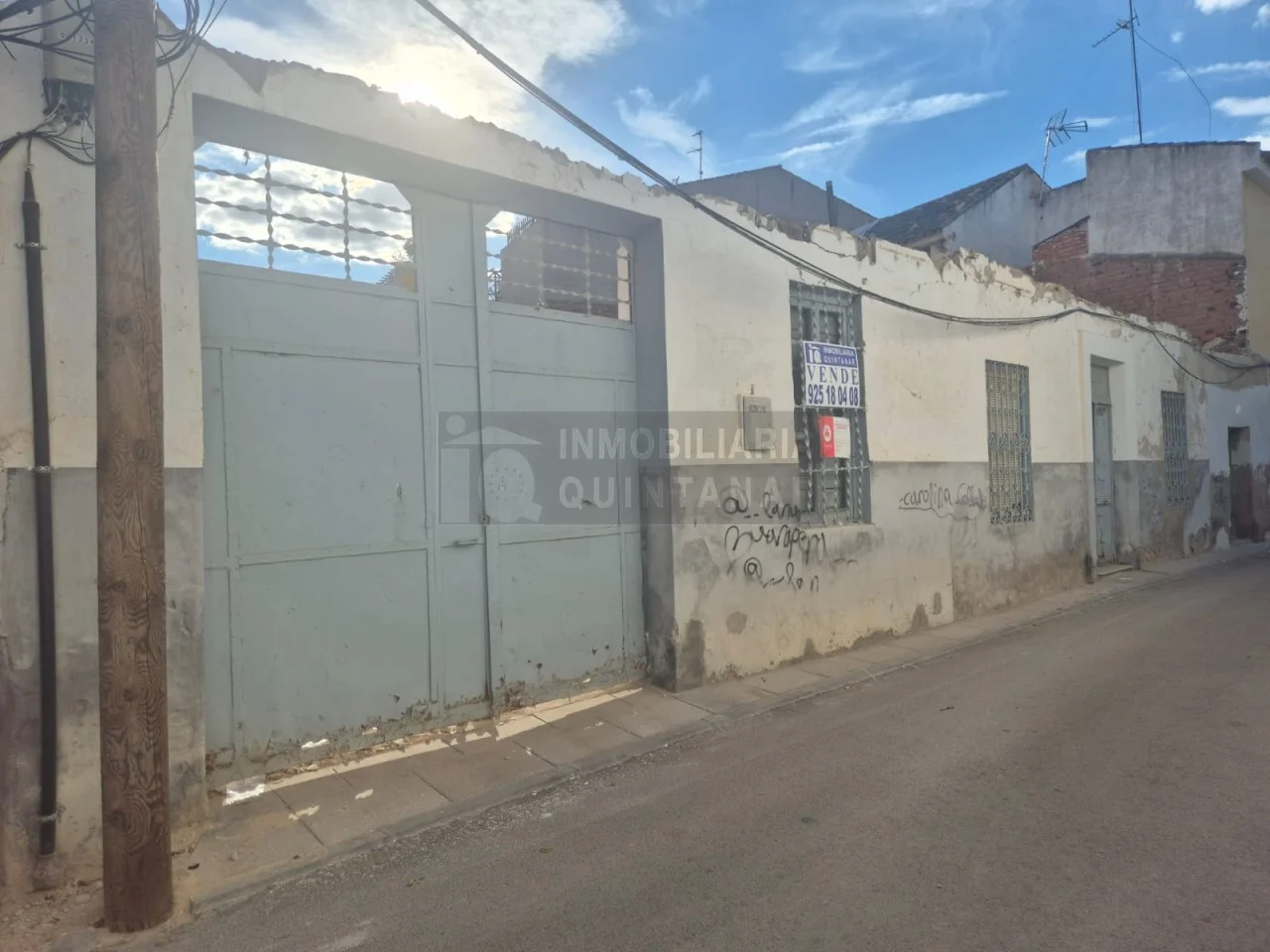 Central 217 m² development plot