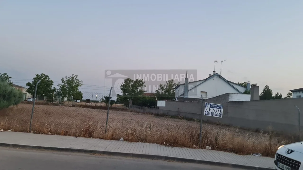Parcela urbana de 638 m²