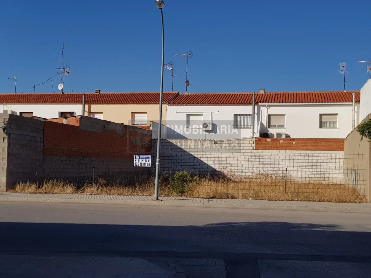 Parcela urbana cerca de servicios