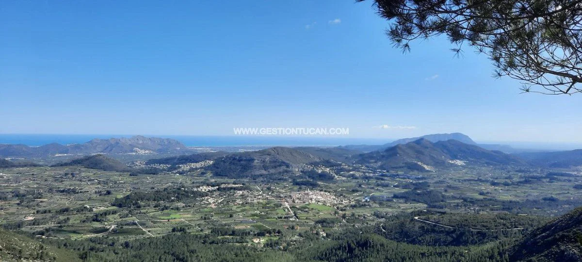 Enorme finca rústica cerca de Benigembla