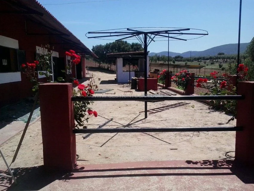 Finca rústica con 1.050 m² construidos