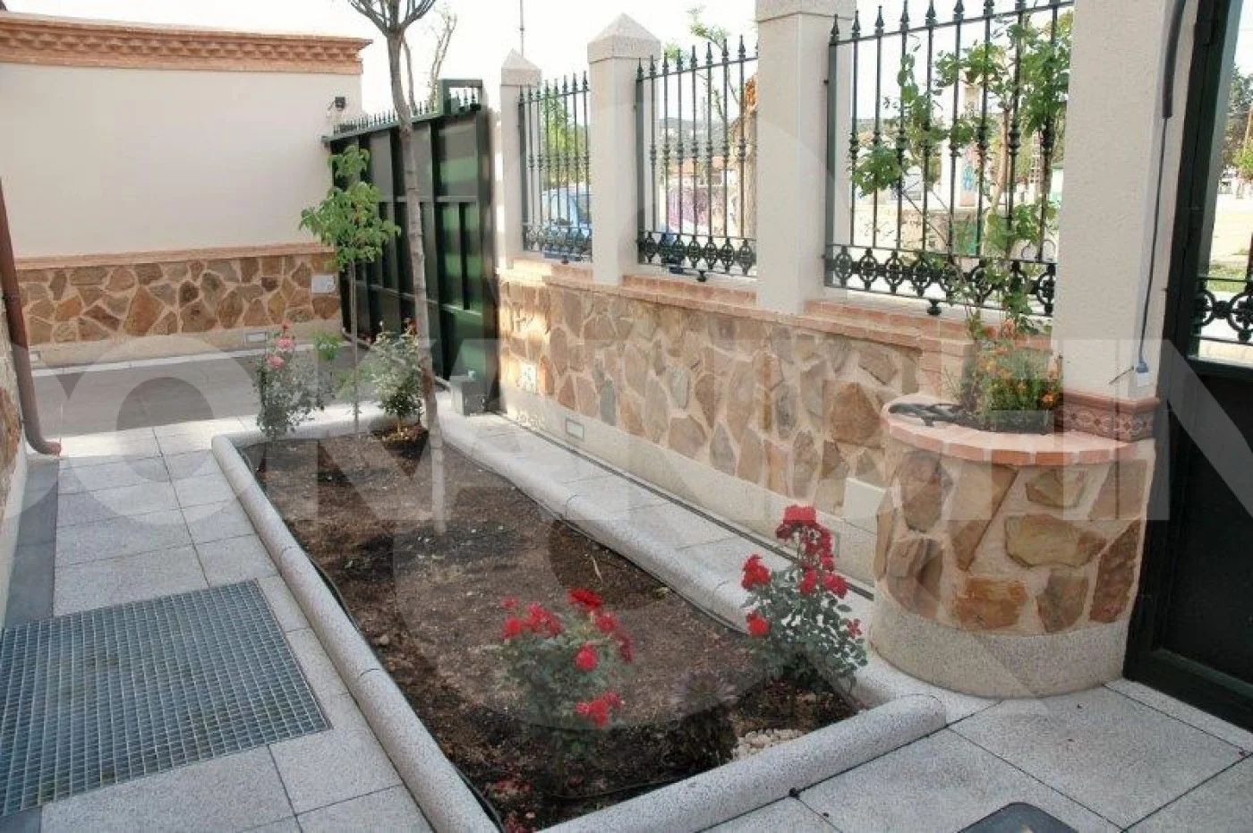 Casa reformada en Toledo, 11 habitaciones y jardín
