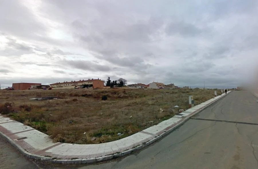 Developable Yuncos plot for 14 chalets