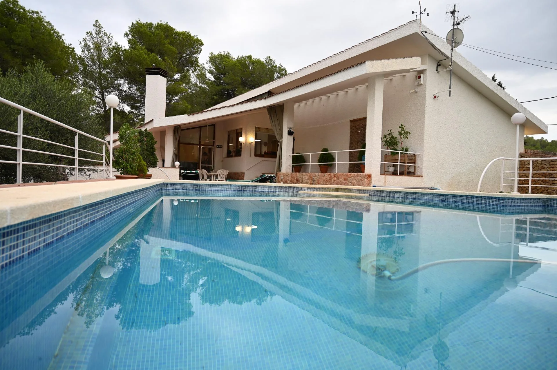 Chalet cerca de Tortosa con piscina privada