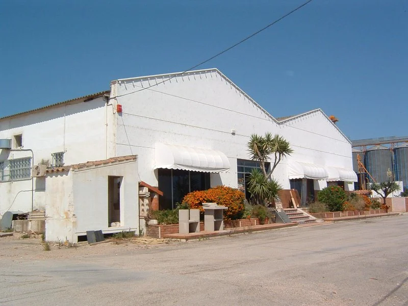 Industrial warehouse with tenant, 2,800 m²