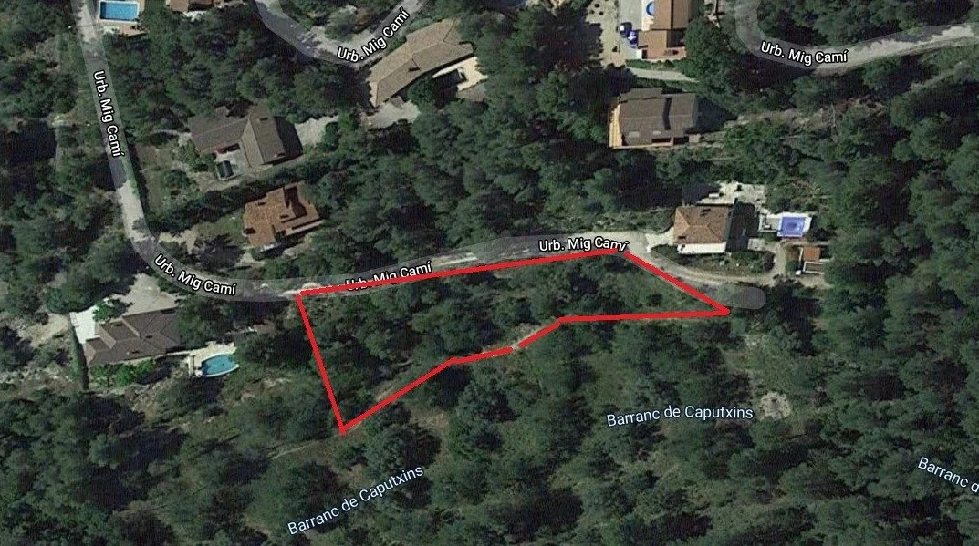 Parcela urbana con 2.047 m² edificables