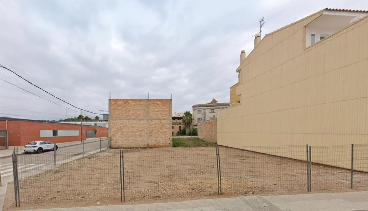 Developable plot in Roquetes, 293 m²