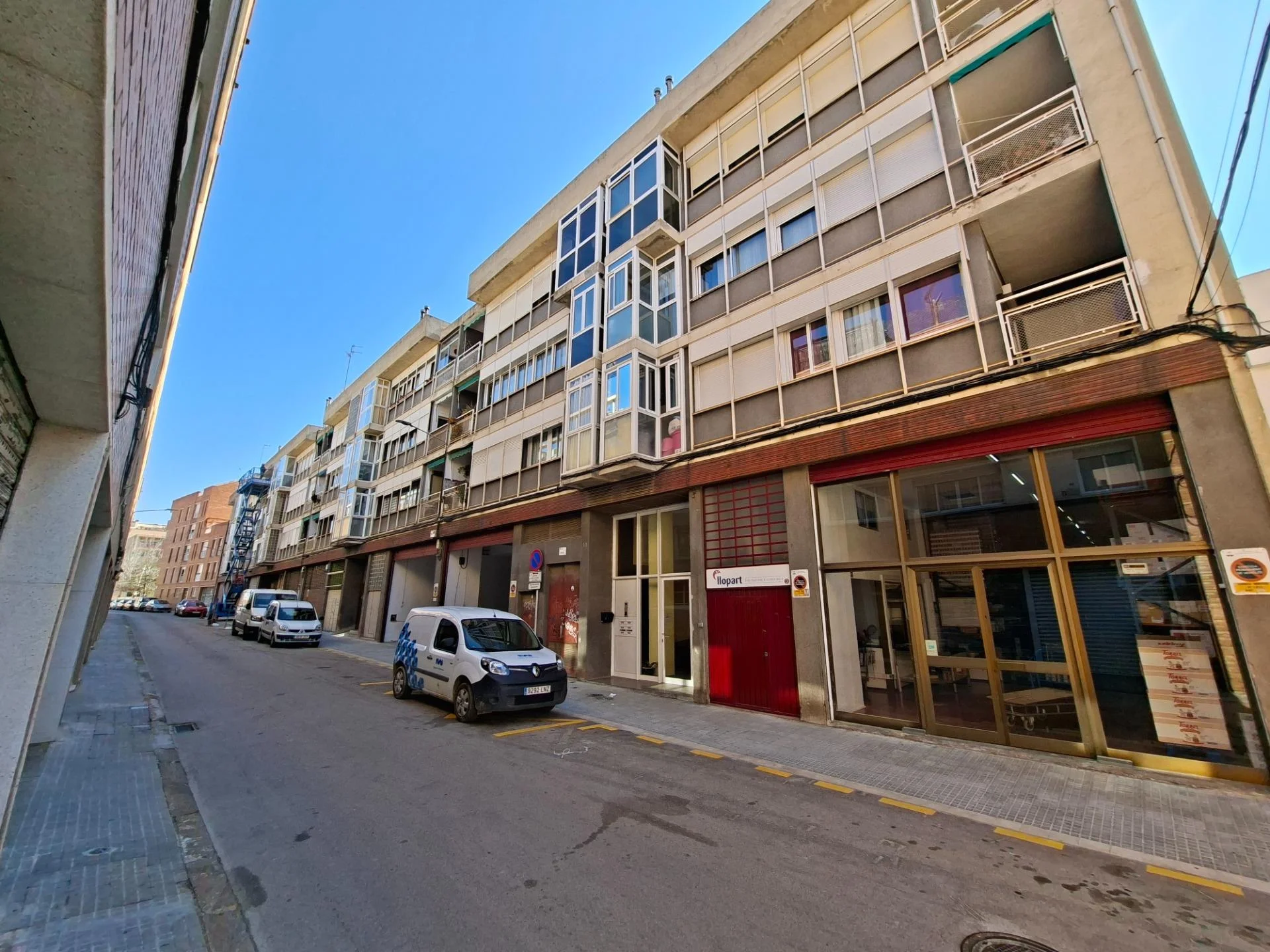 Four-bedroom Vilafranca flat with parking
