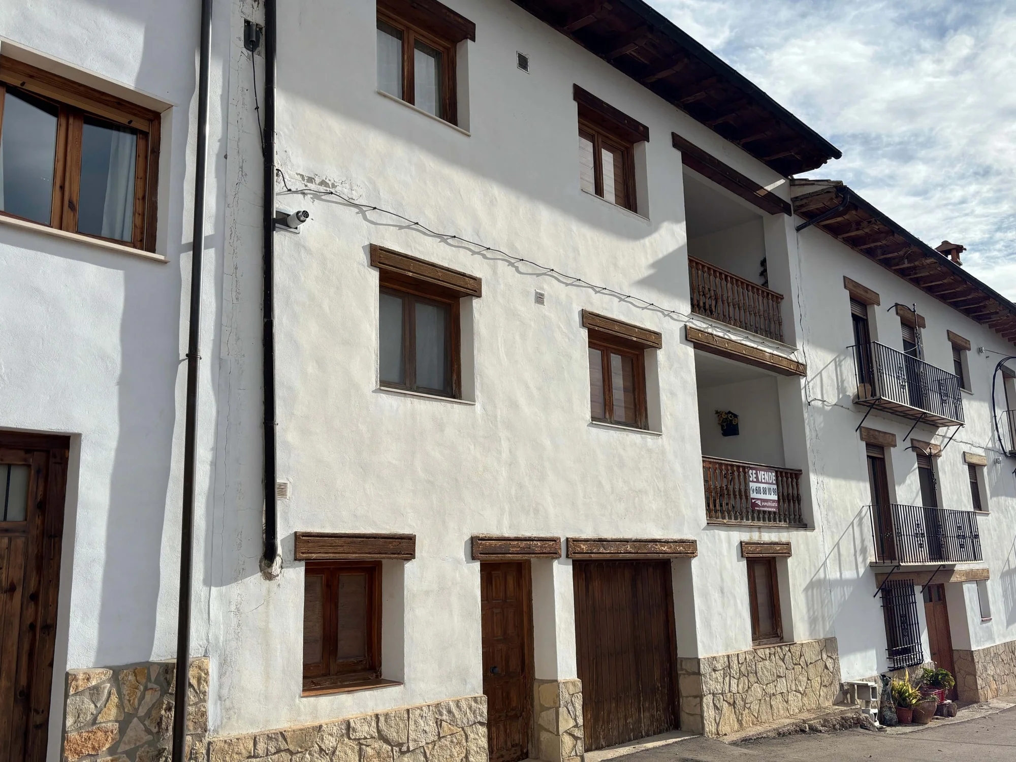 Four-floor building with seven bedrooms