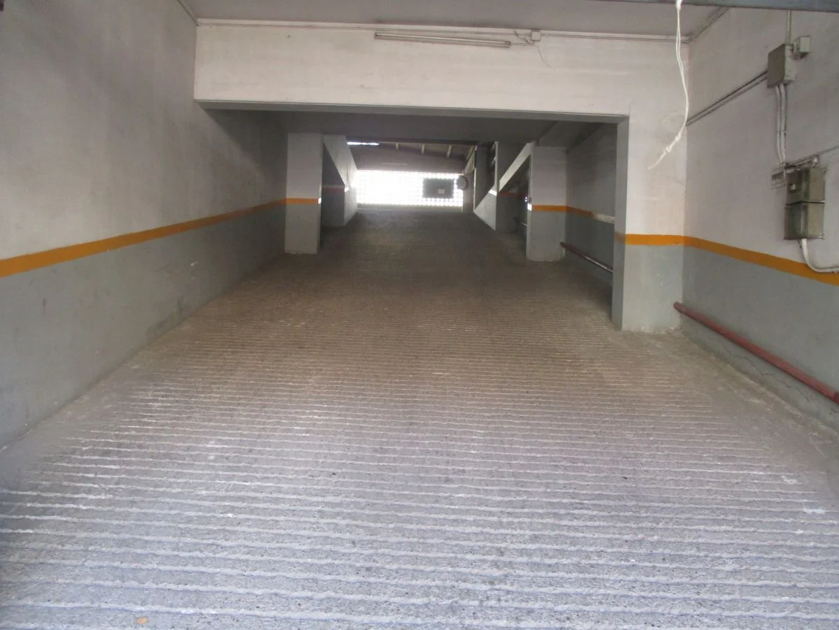 Large garage in Can Mas, Ripollet