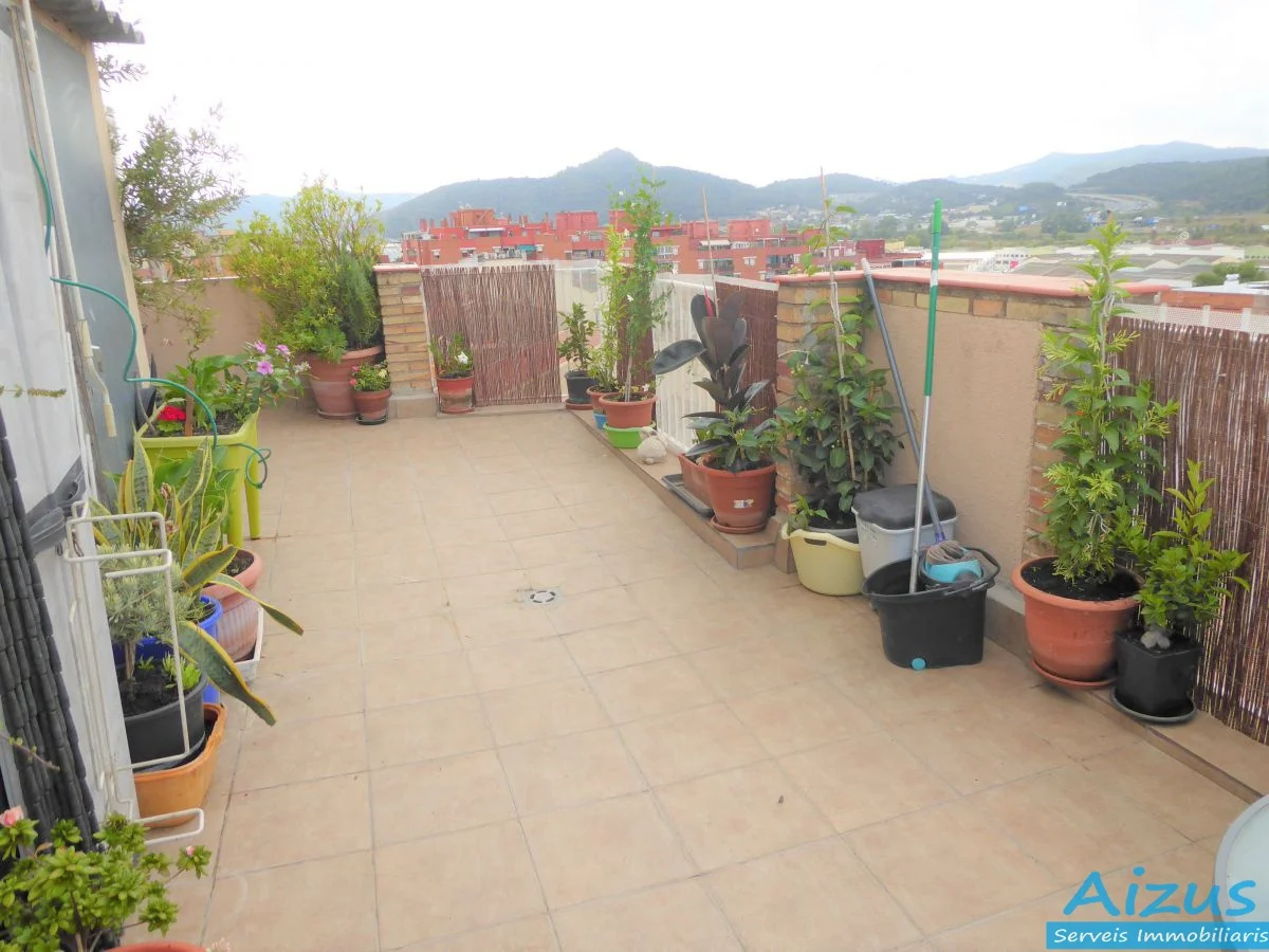 New Ripollet penthouse with terrace