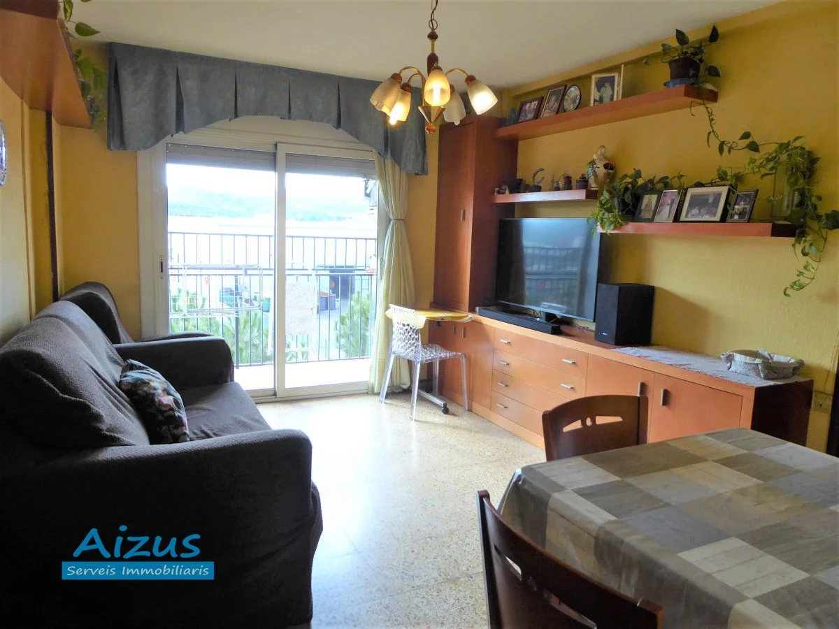 Bright Ripollet flat with three bedrooms