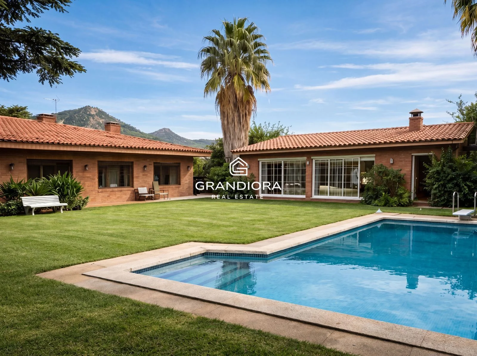 Gran villa céntrica con piscina privada