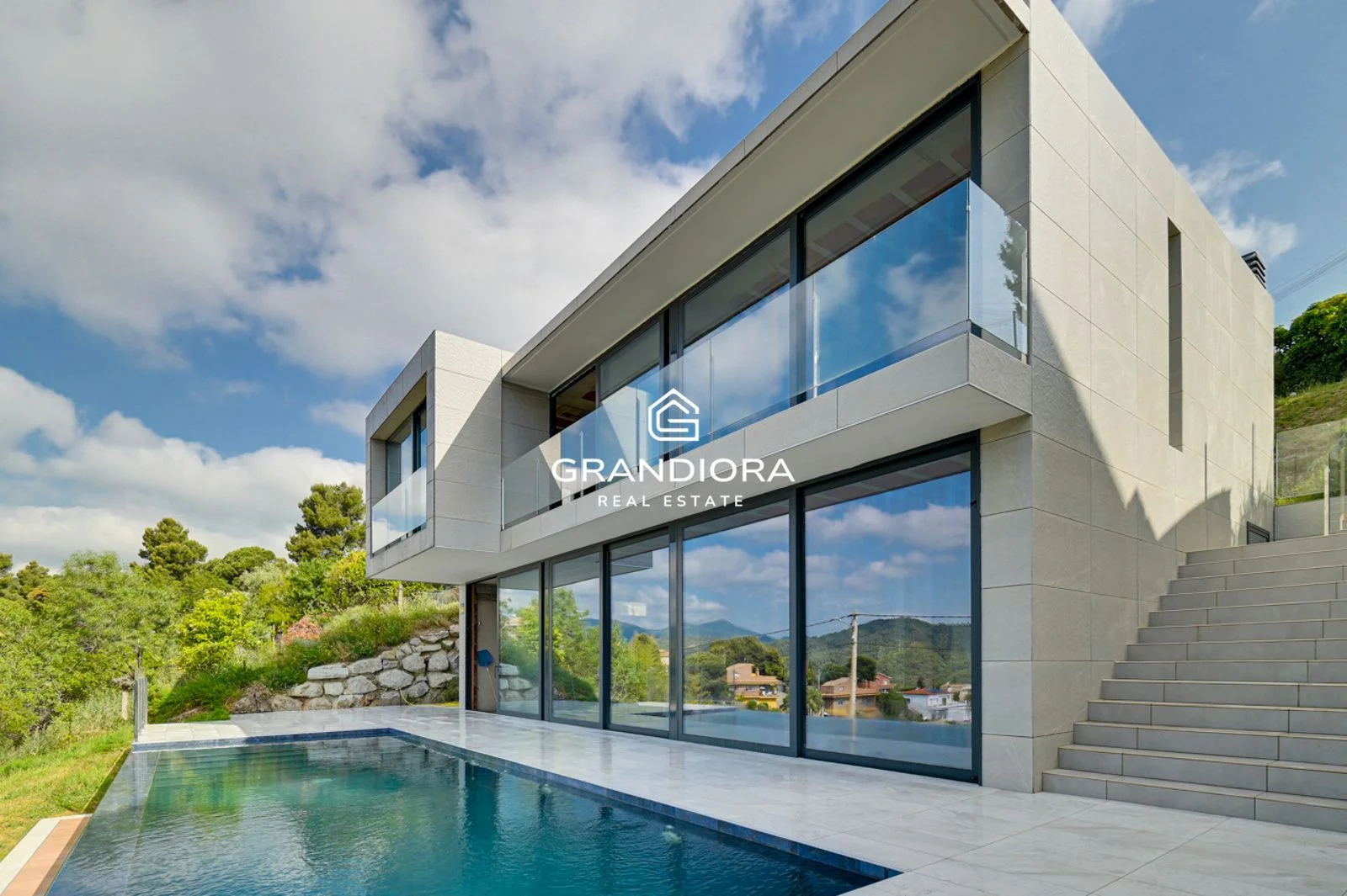 Villa costera nueva de 5 dormitorios