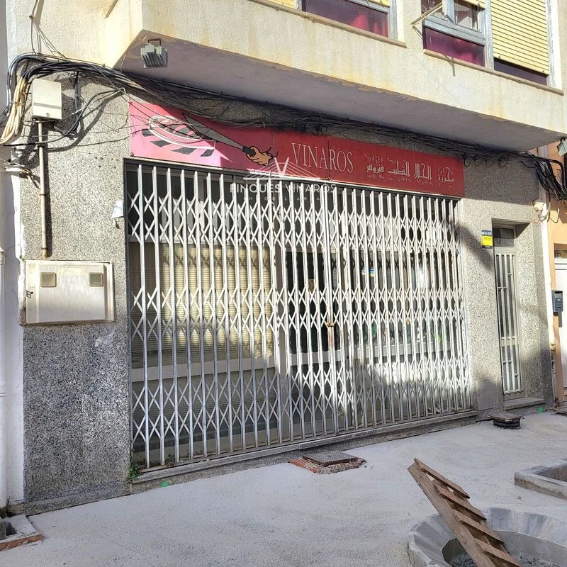 Central commercial unit, 84 m²