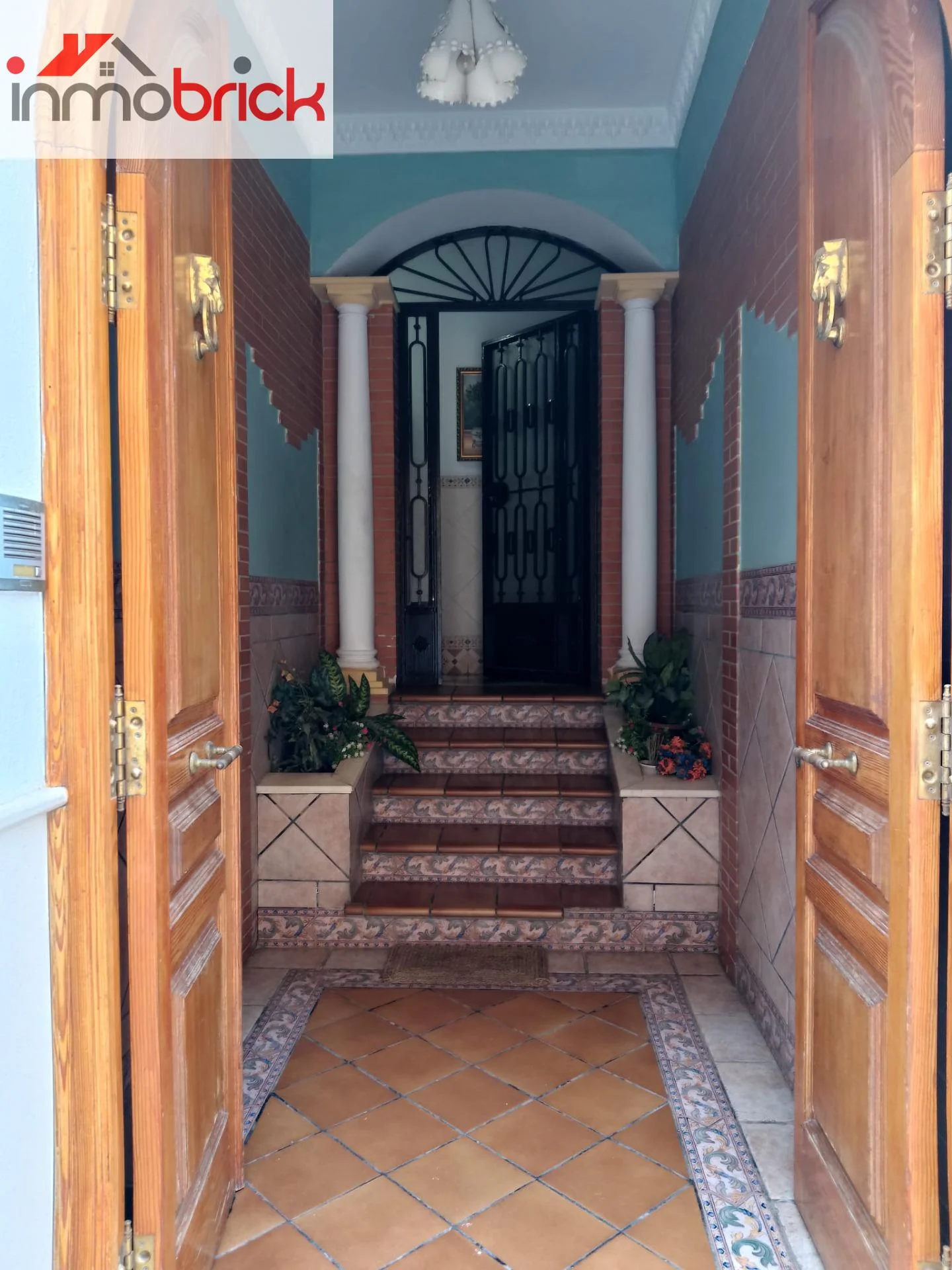 Casa en Lucena, 300 m² y 5 dormitorios