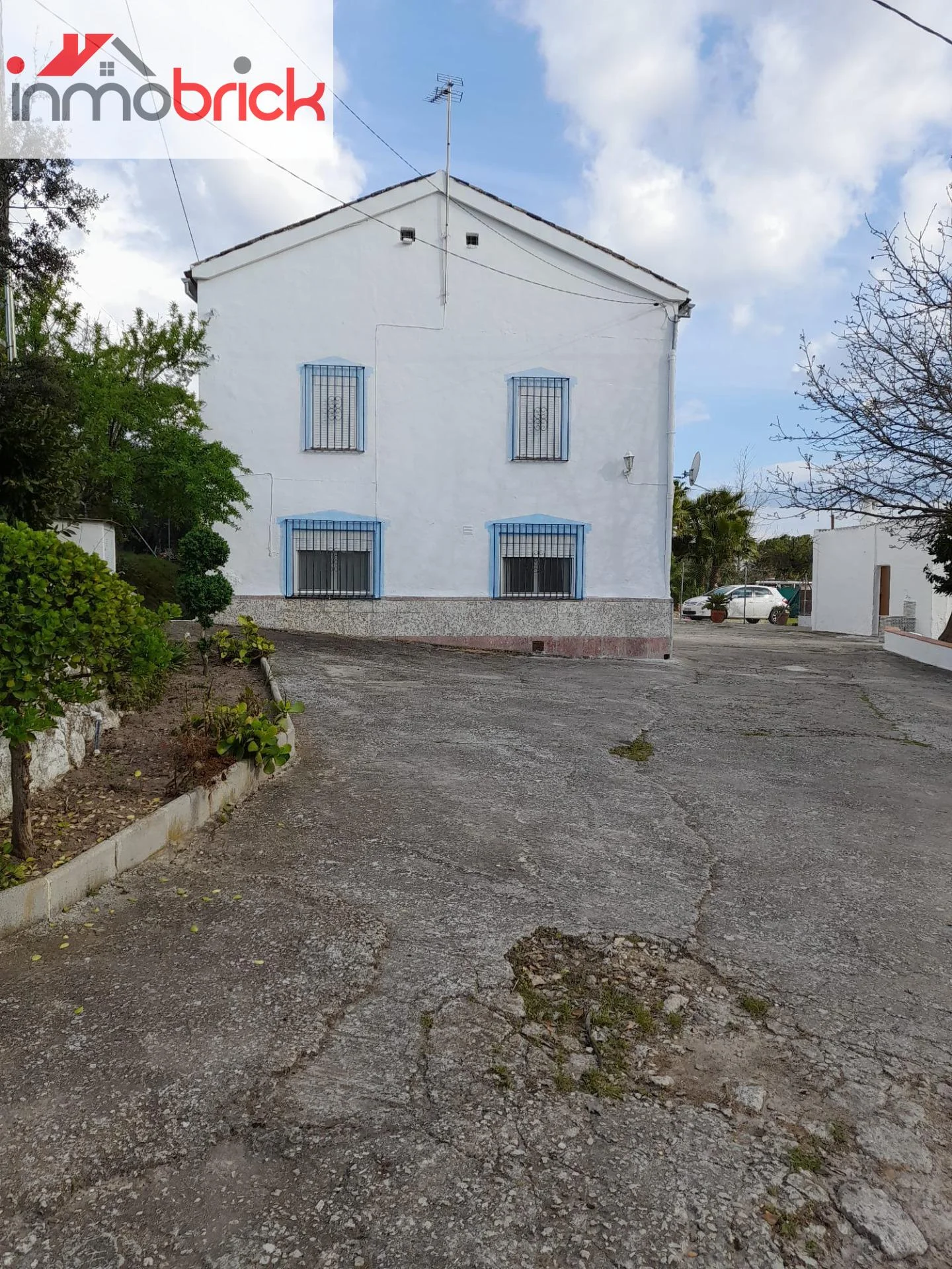 Lucena chalet with 1,000 m² plot