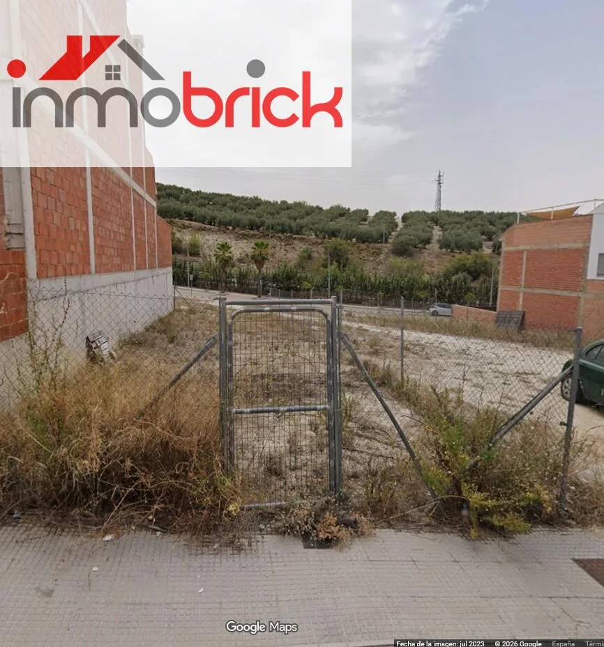 Developable Lucena plot, 162 m²