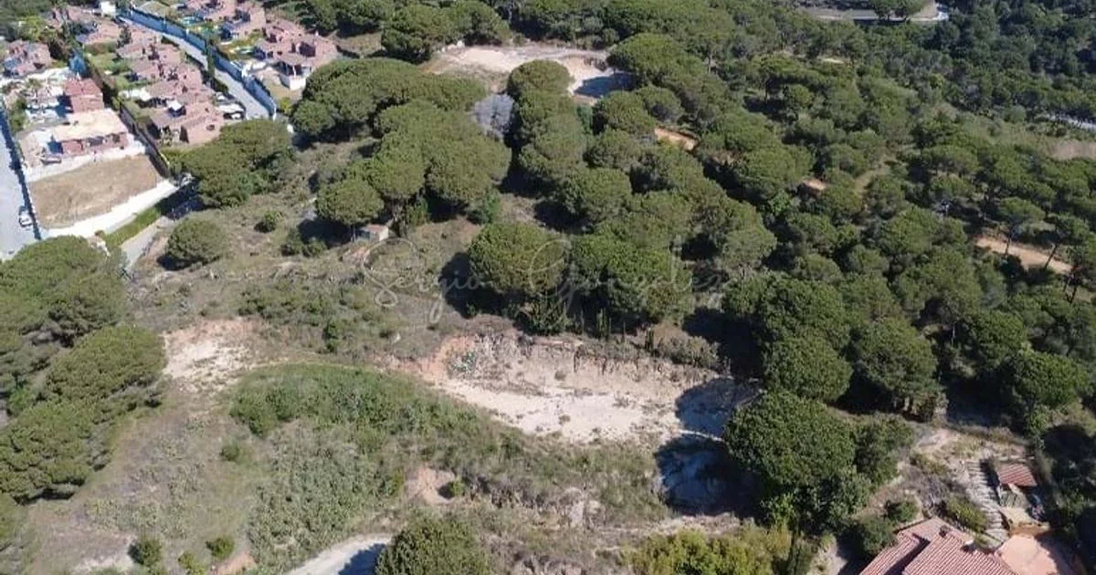 Sea-view development plot in Maresme