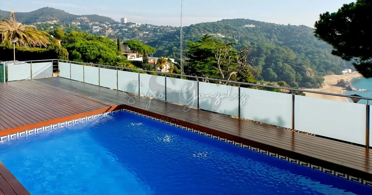 Villa con vistas al mar cerca de Cala Canyelles