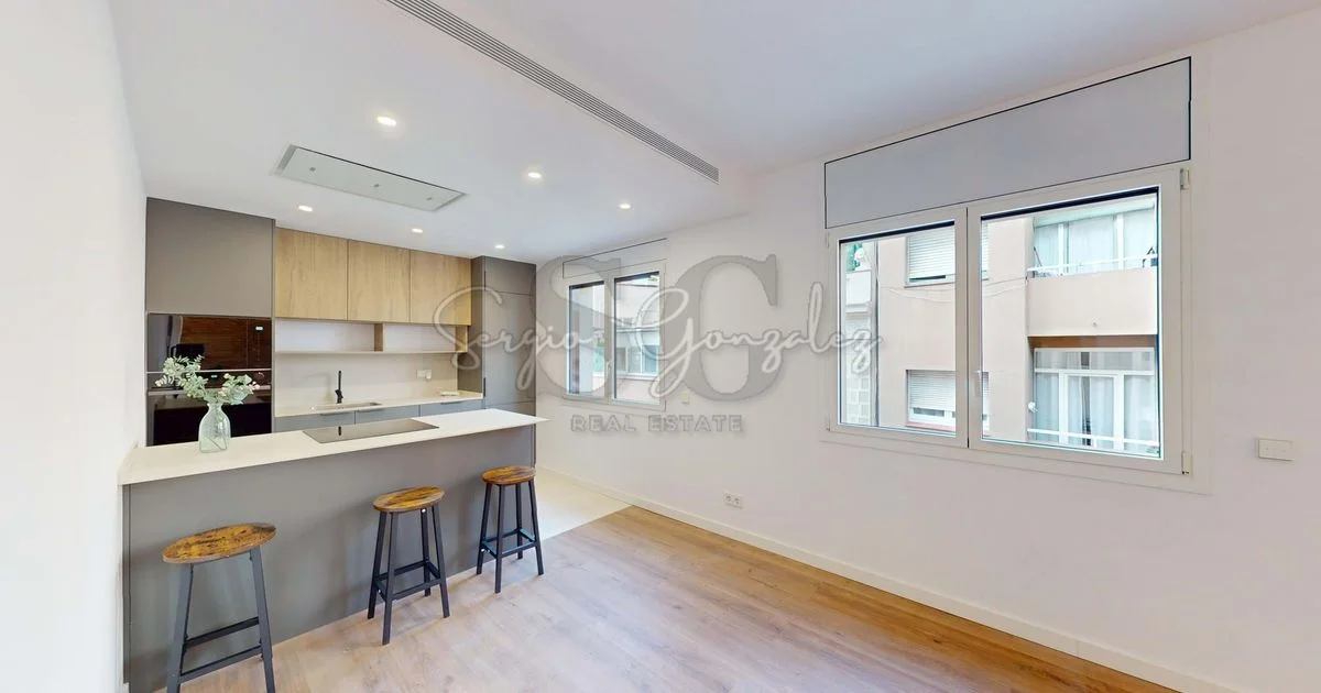 Bright Gràcia flat, 3 bedrooms