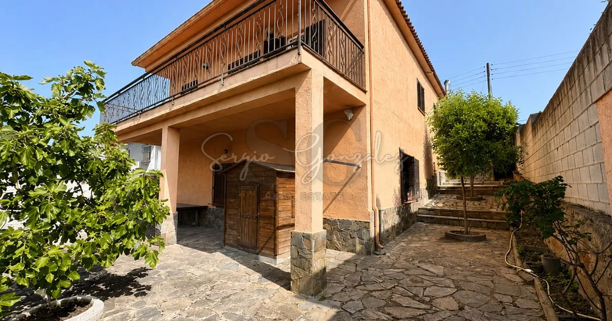 Casa independiente en Mas Reixac, cuatro dormitorios