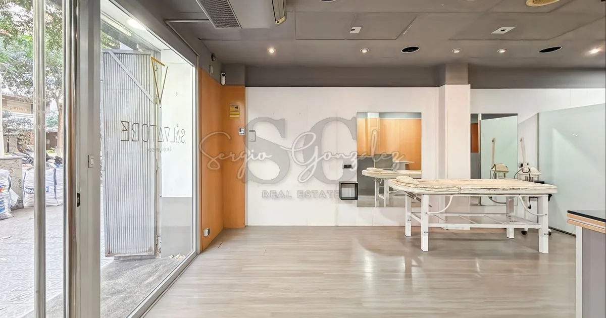 Amplio local comercial de 326 m²