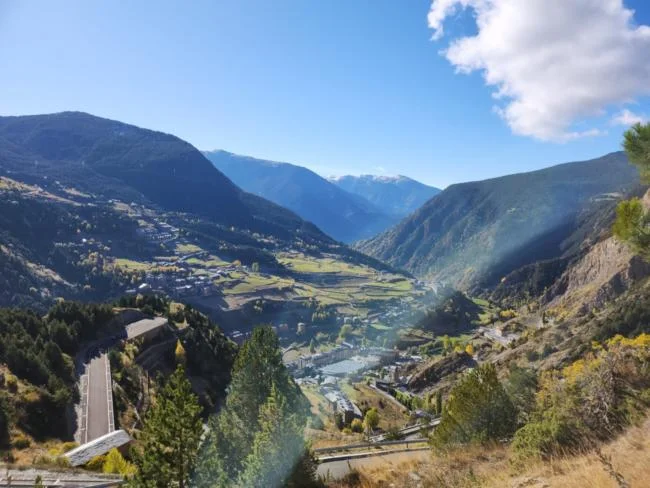 Parcela soleada en Canillo, 933 m² edificables