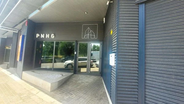 Nave industrial en Montigalà, 881 m²