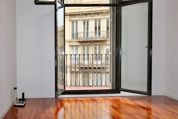 Piso reformado en Eixample con 3 dormitorios