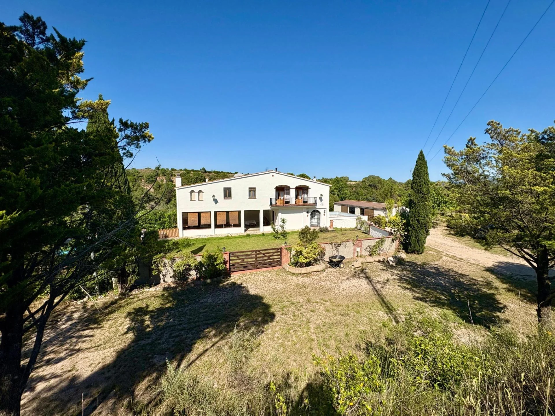 Private estate chalet with 10-hectare grounds