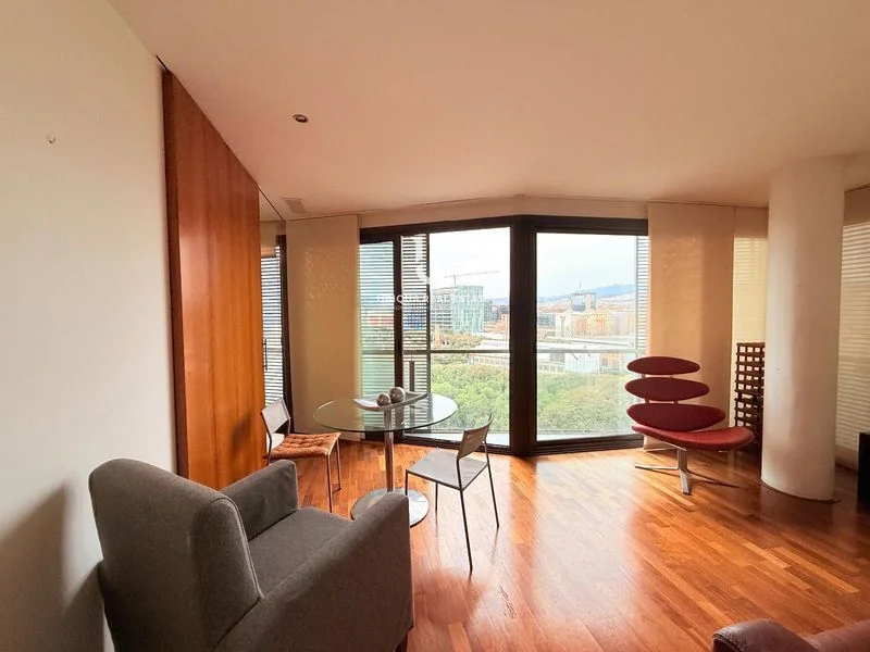 Modern Poblenou flat with park views