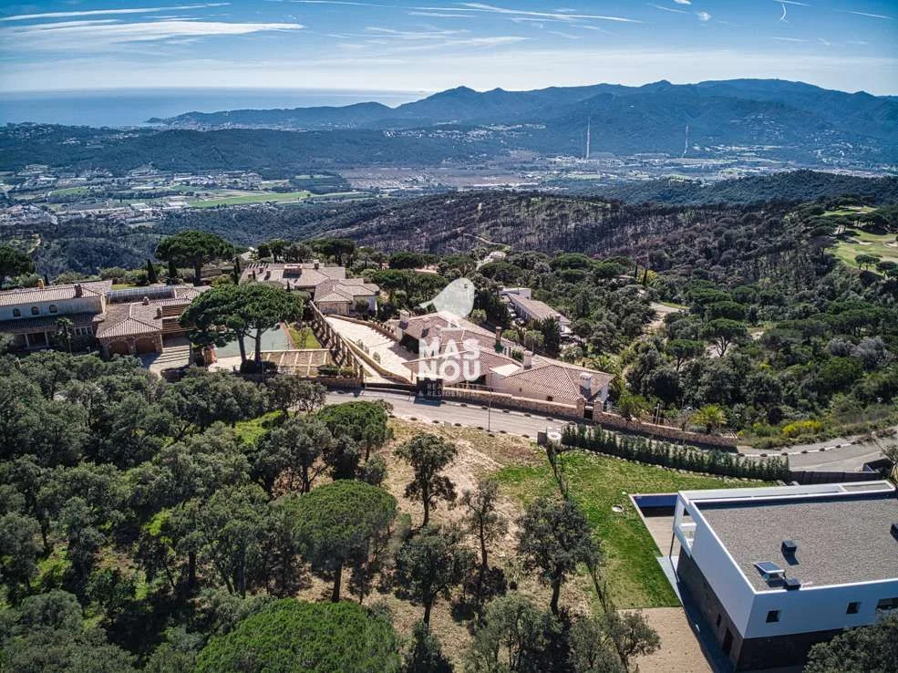 Mas Nou plot with sea views