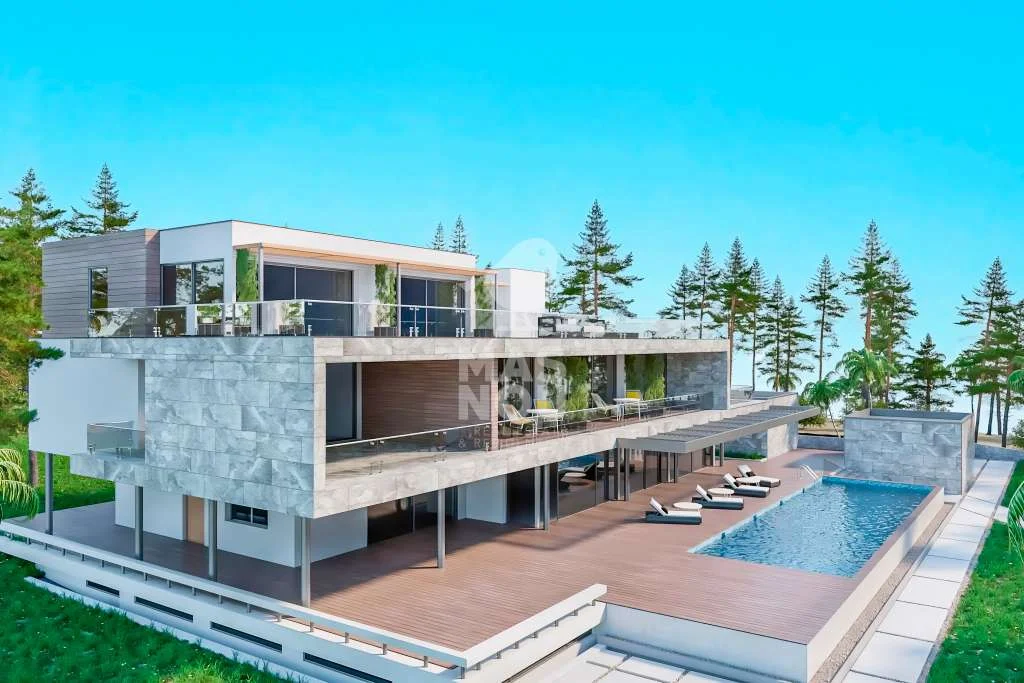 Seafront plot with 7,200 m²