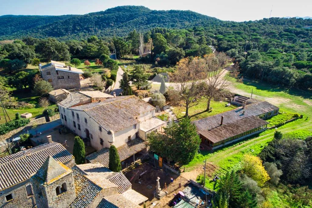 Historic masia with operating restaurant