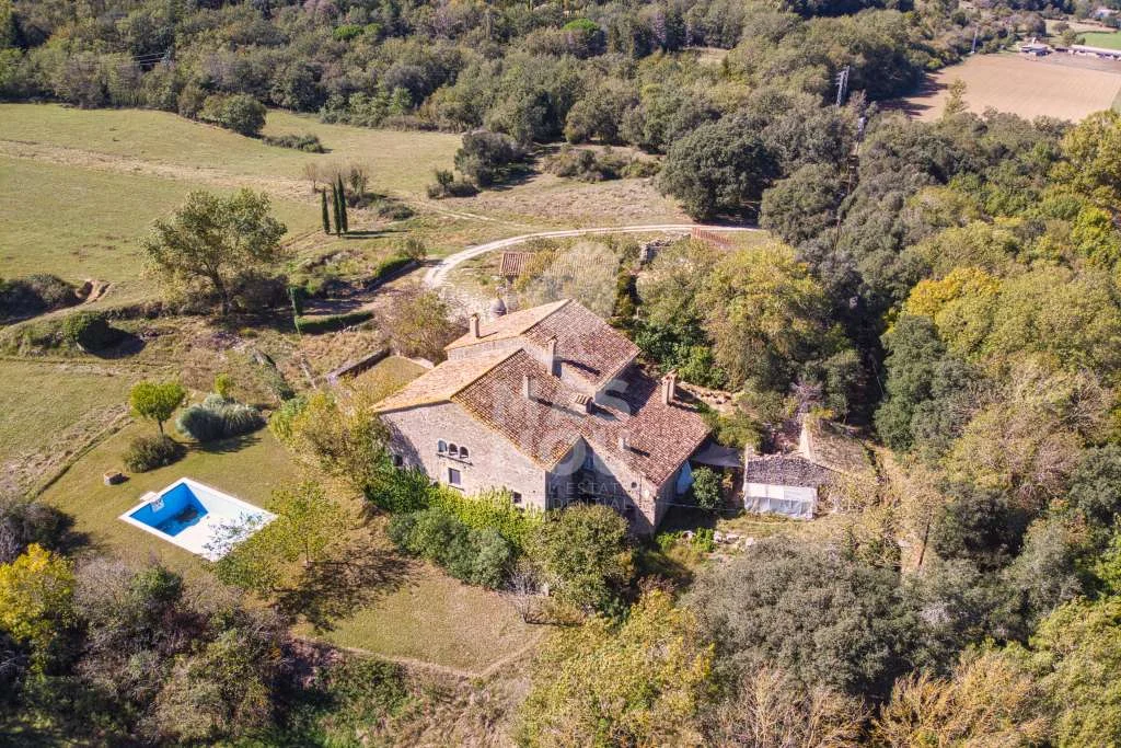Historic farmhouse with 103-hectare estate