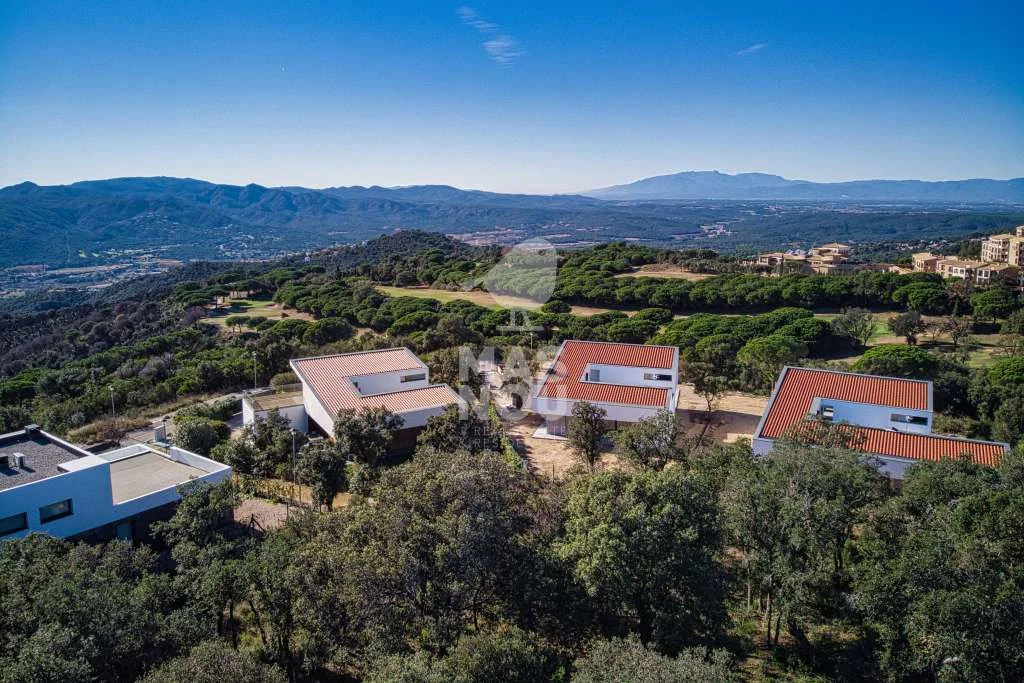 Large development land with sea views