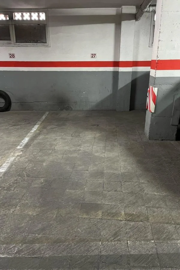 Covered garage space, 4.5m length