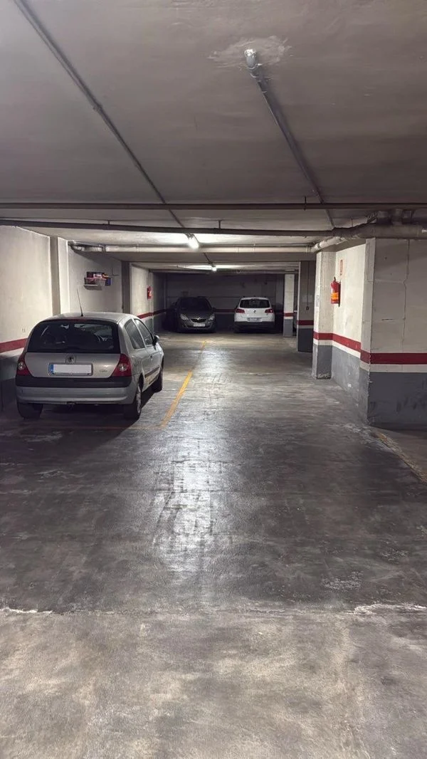 Plaza para coche pequeño en Centre
