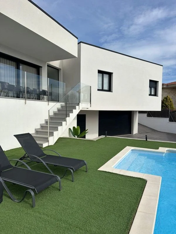 Independent Calafell chalet with private gym