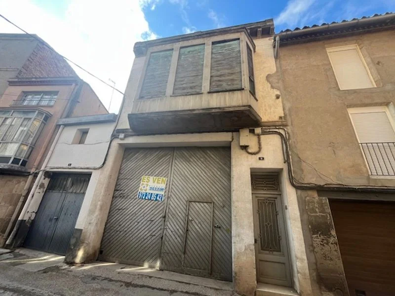 Large warehouse building with redevelopment potential