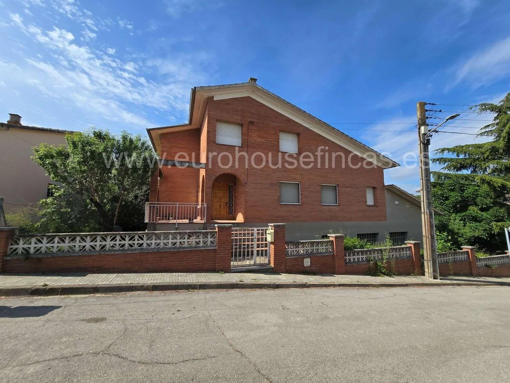 Spacious Piera house with 866 m² plot