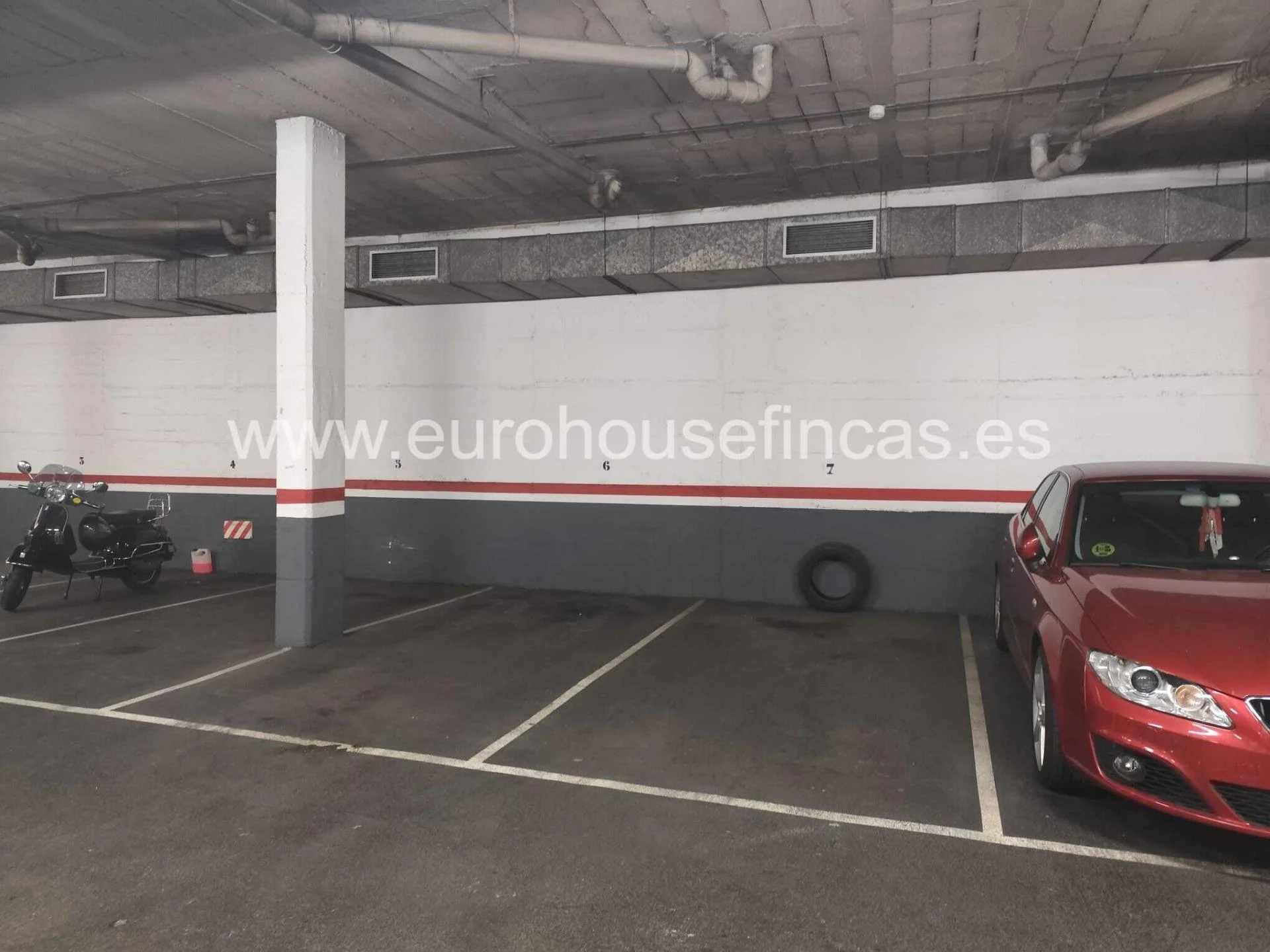 Large vehicle parking space in Hostafrancs
