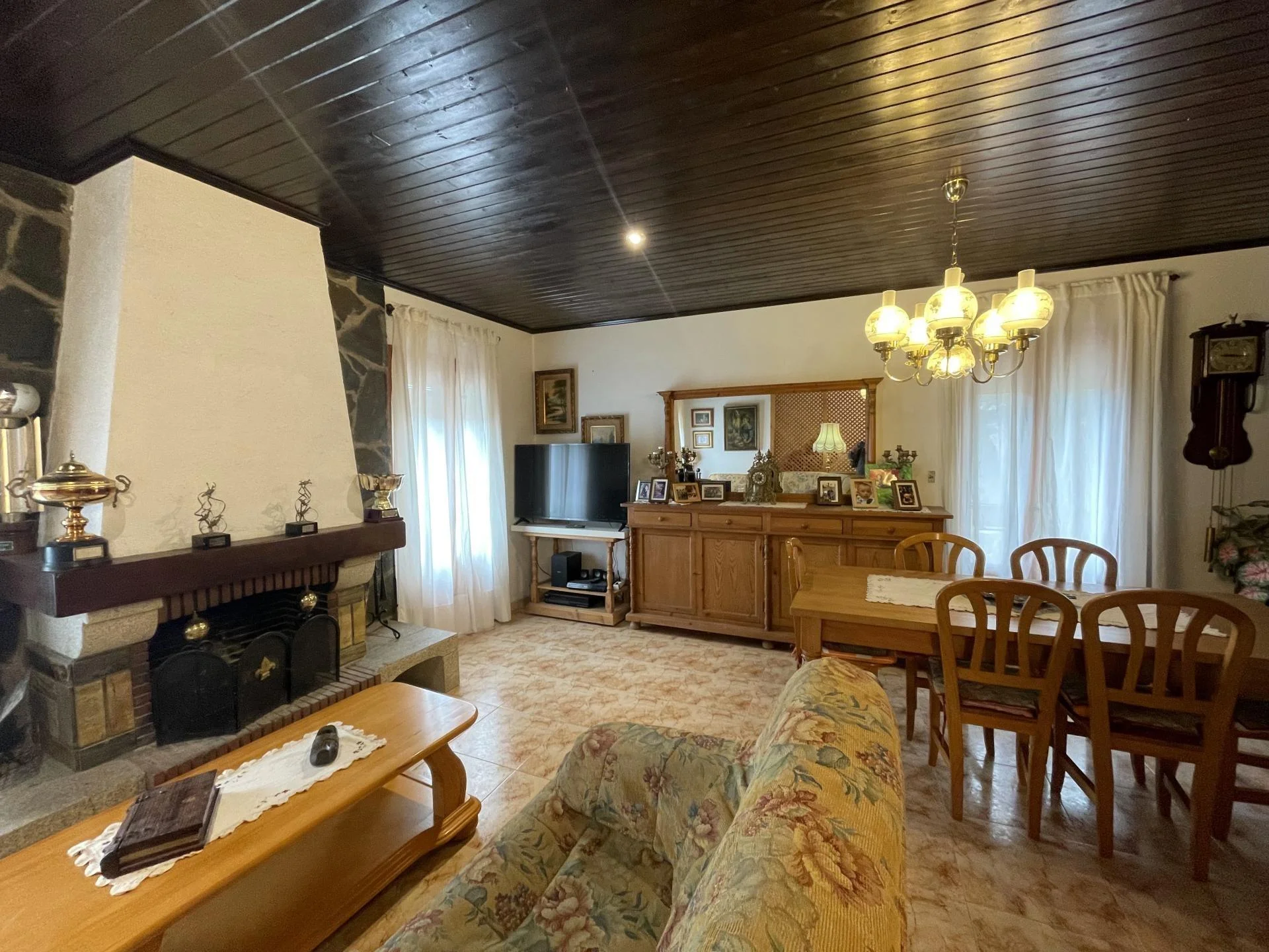 Masía reformada con parcela de 45.000 m²