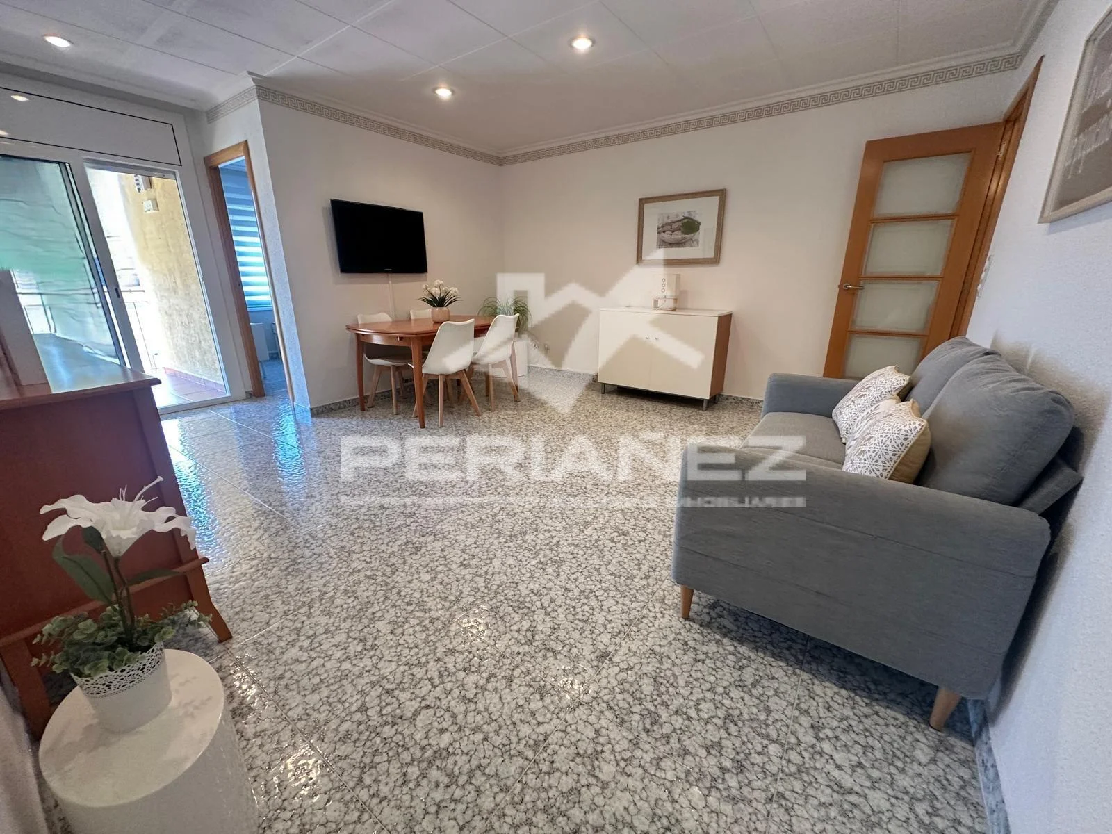 Three-bedroom flat with 10m² terrace