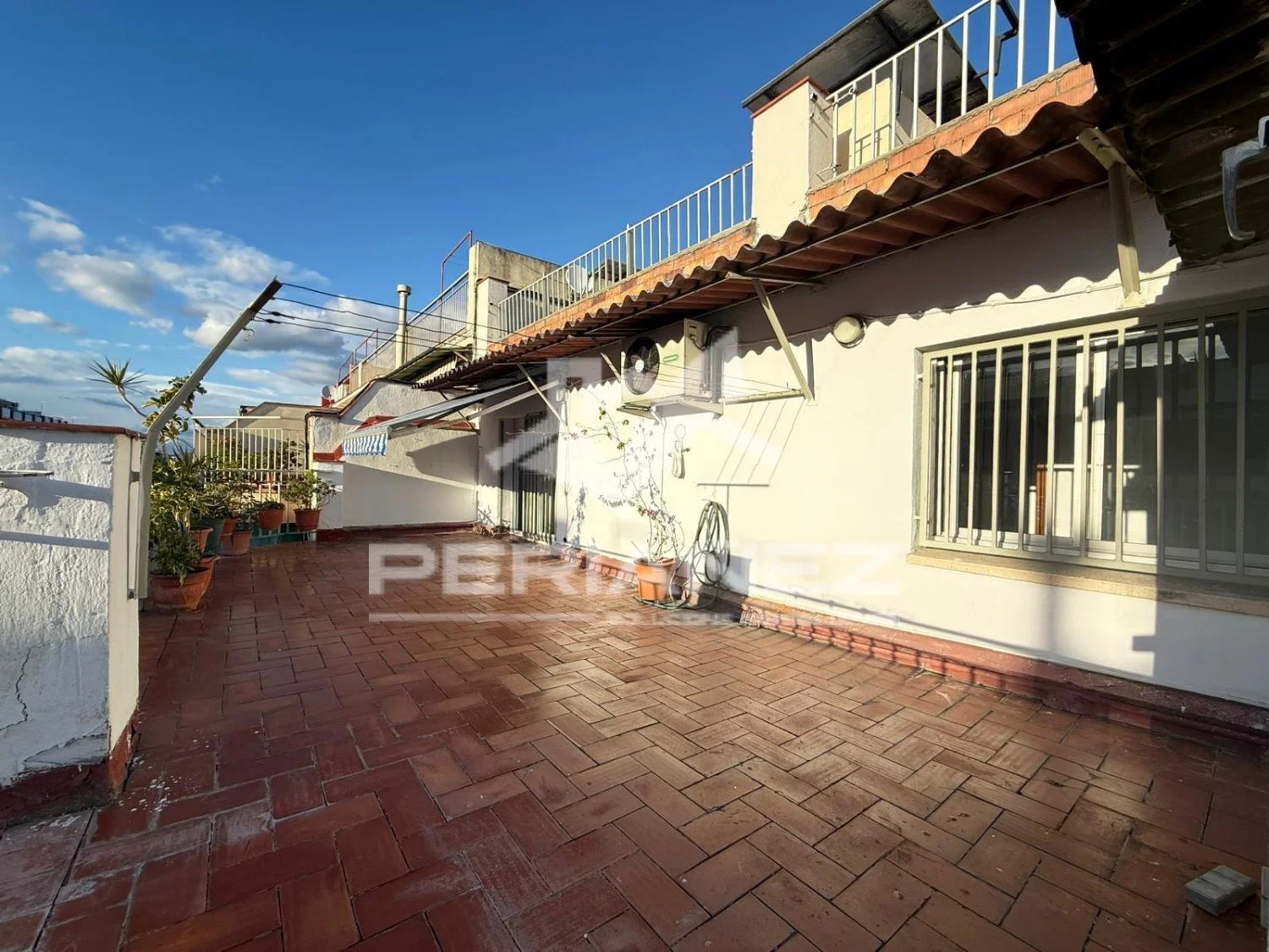 Apartment with 40 m² terrace