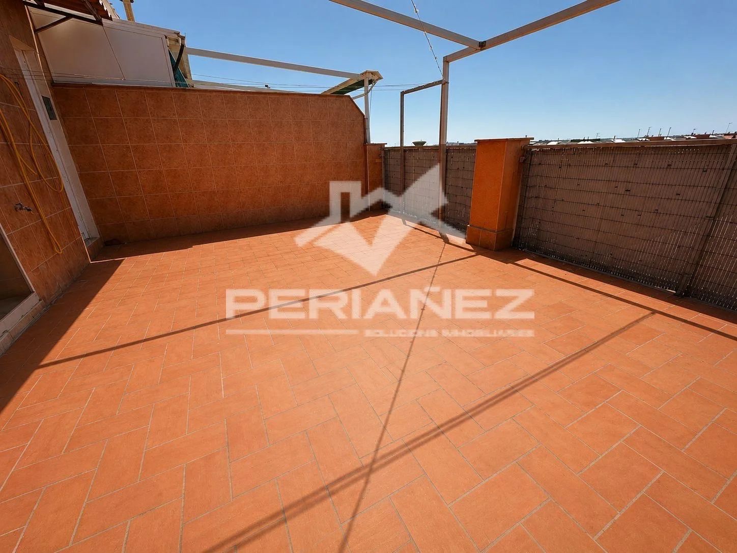 Vivienda de cuatro habitaciones con dos terrazas