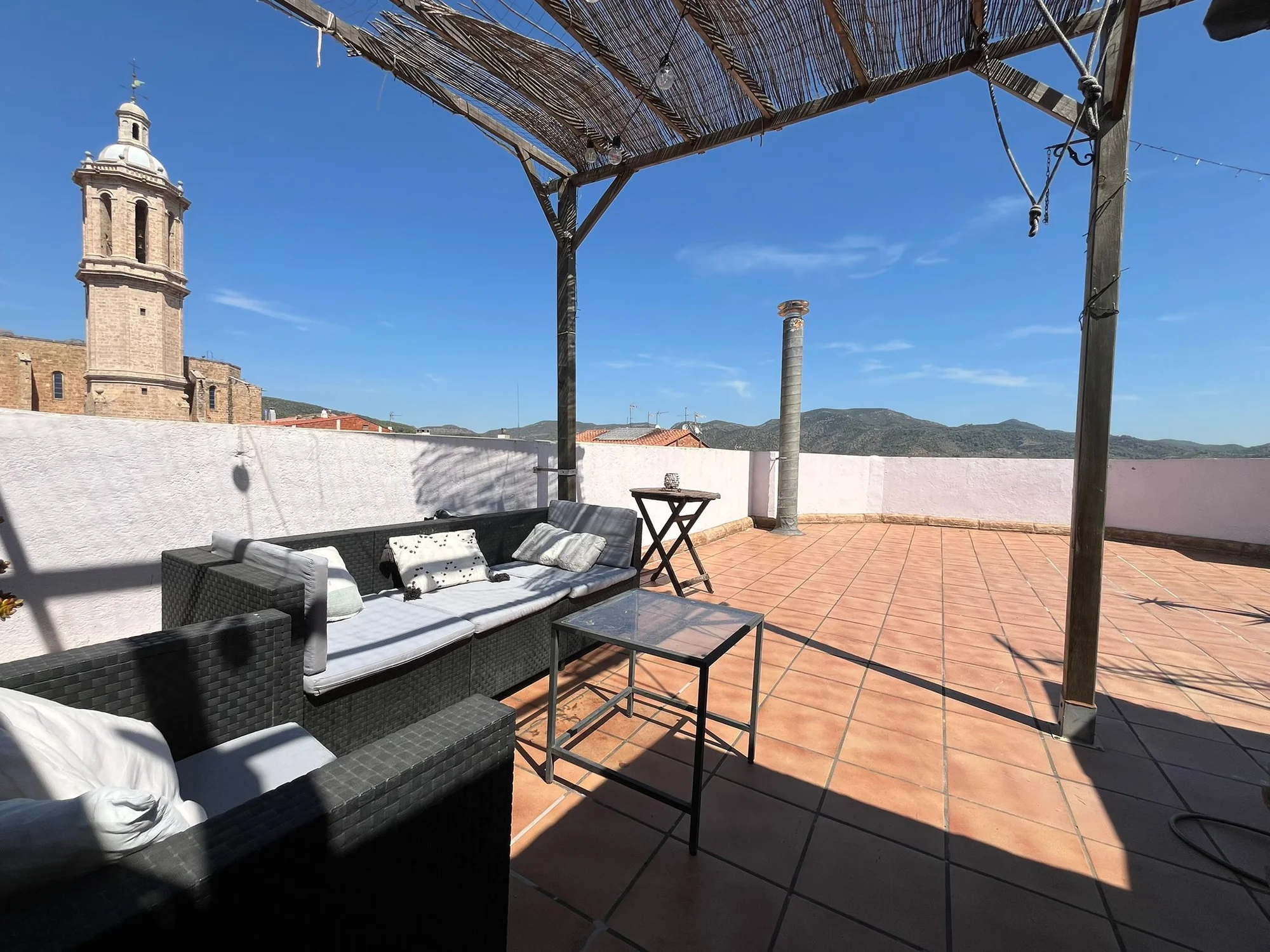 Central Esparreguera duplex with 50m² terrace